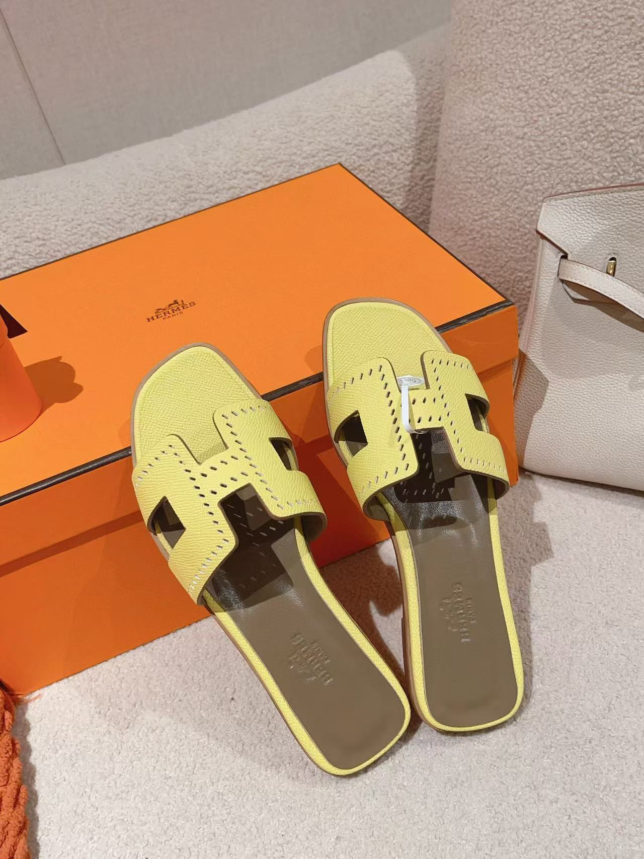 HERME5 高品質カーフスキンスリッパ【50％割引+送料無料】