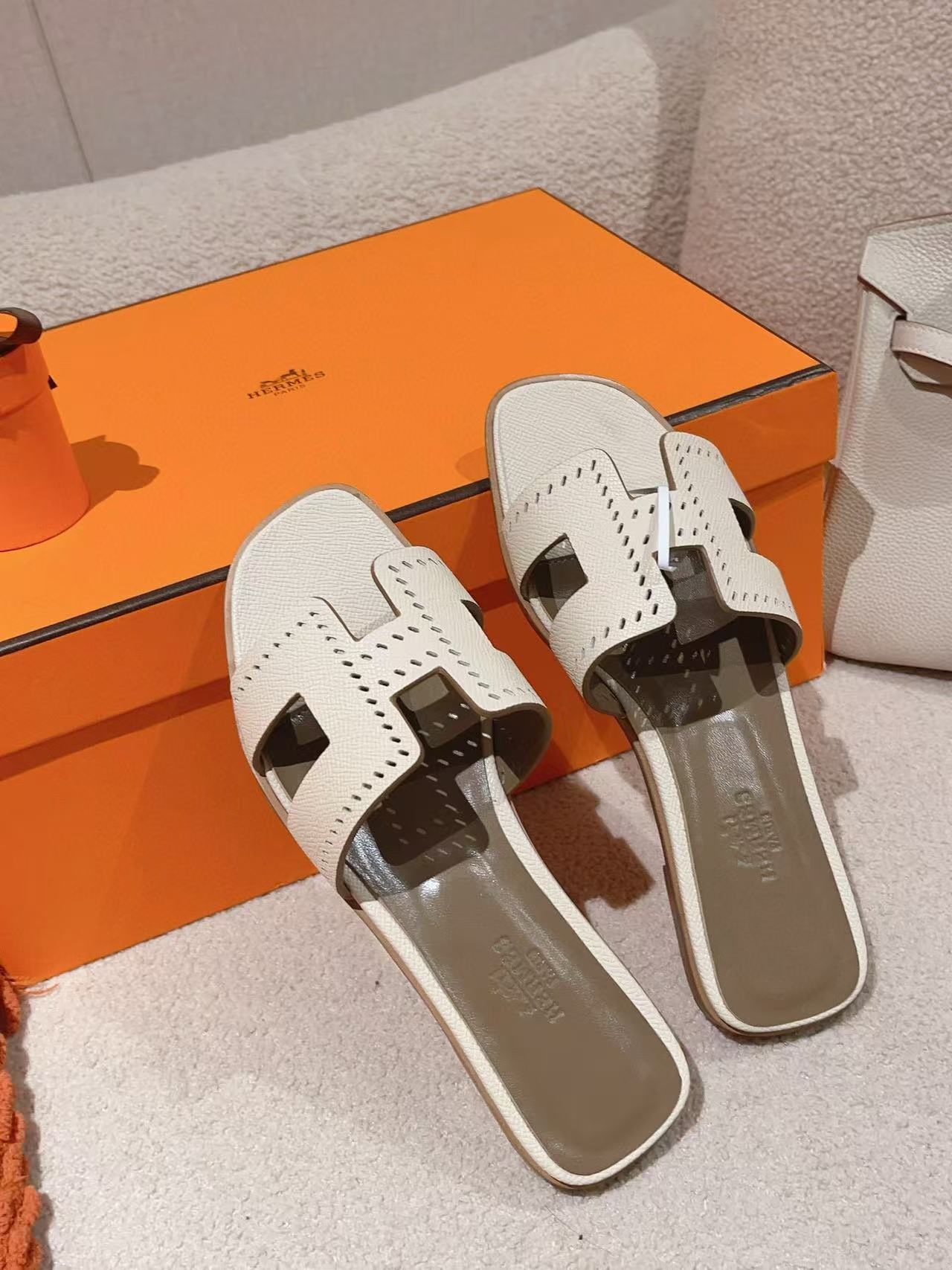 HERME5 高品質カーフスキンスリッパ【50％割引+送料無料】