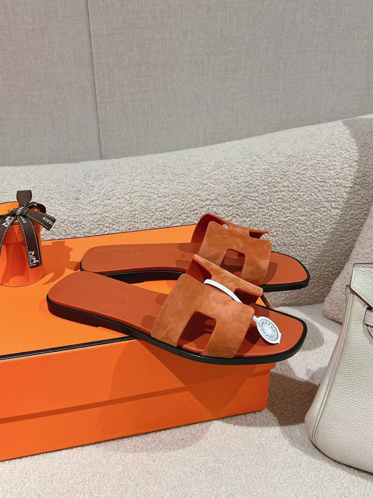 HERME5高品質の鹿革スリッパ【50％割引+送料無料】