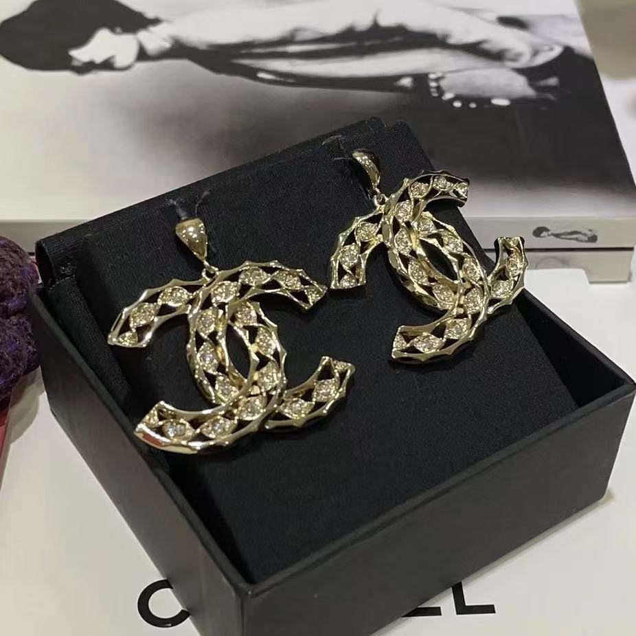 CHANE1 中空ダイヤモンド ダブル C スタッド ピアス【 50％割引+送料無料】