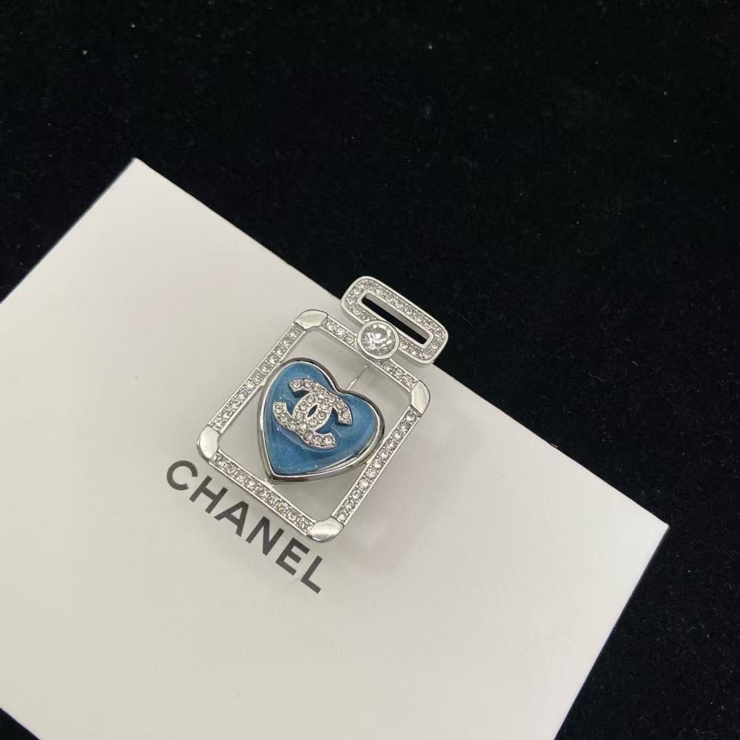 CHANE1 ダブルC ブルーハートブローチ【50％割引+送料無料】