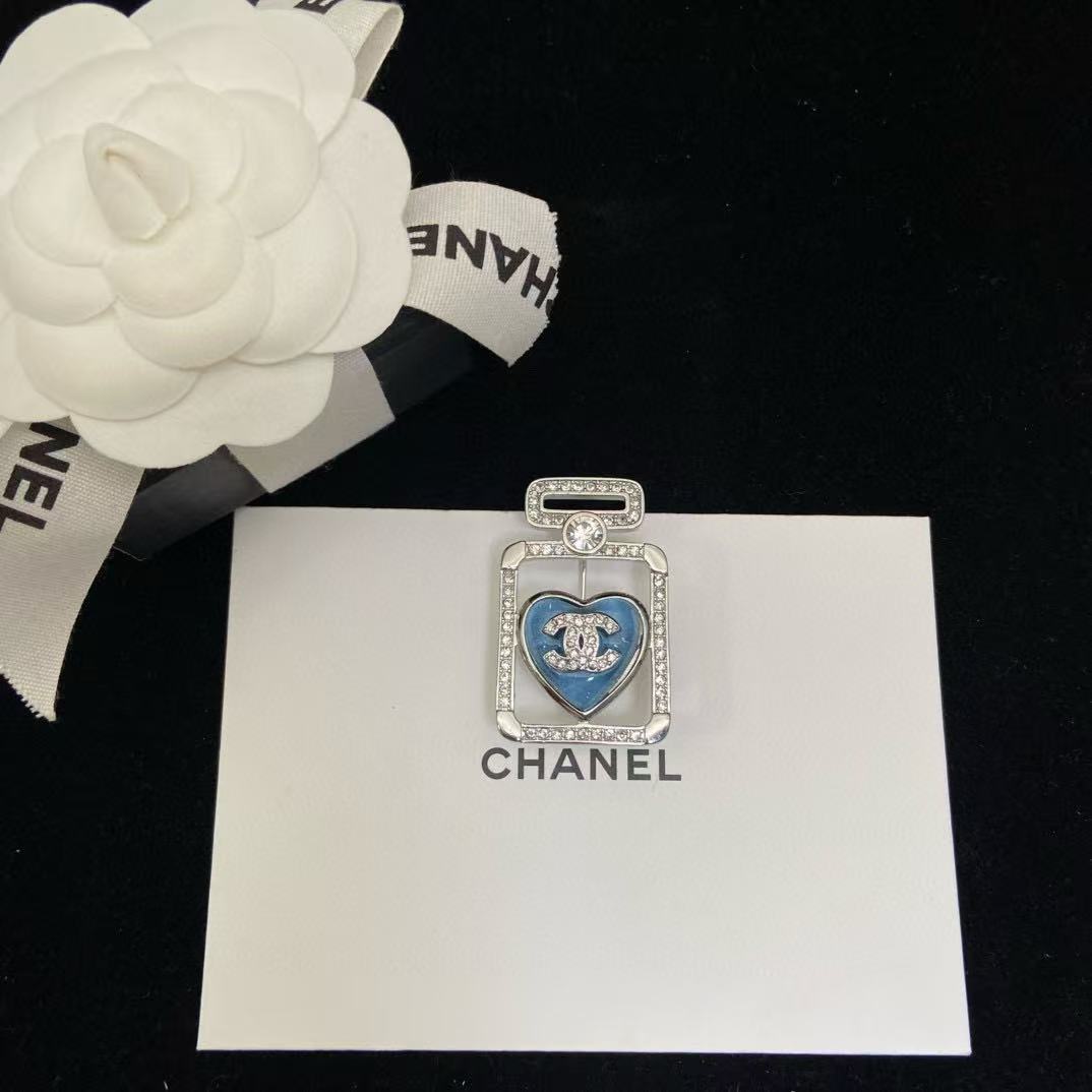 CHANE1 ダブルC ブルーハートブローチ【50％割引+送料無料】
