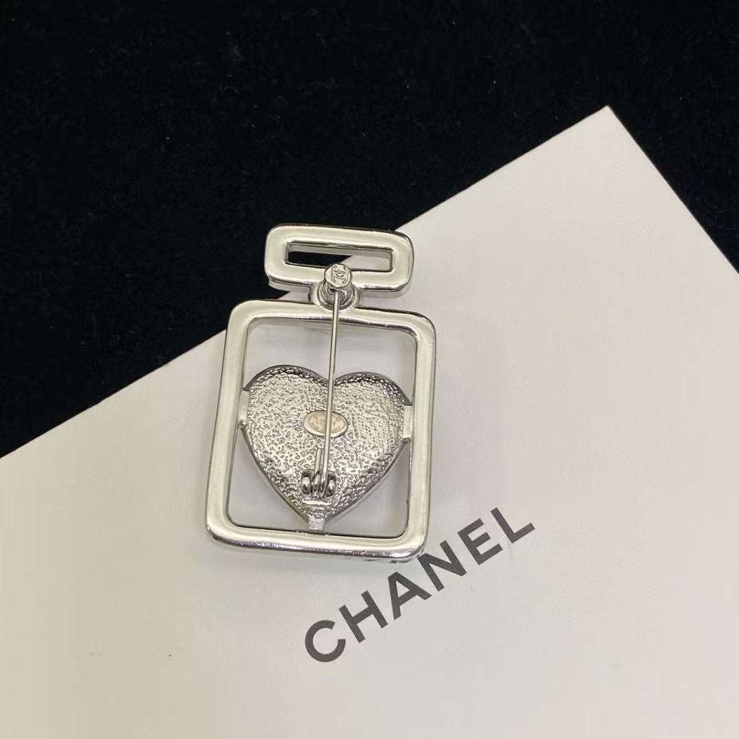 CHANE1 ダブルC ブルーハートブローチ【50％割引+送料無料】