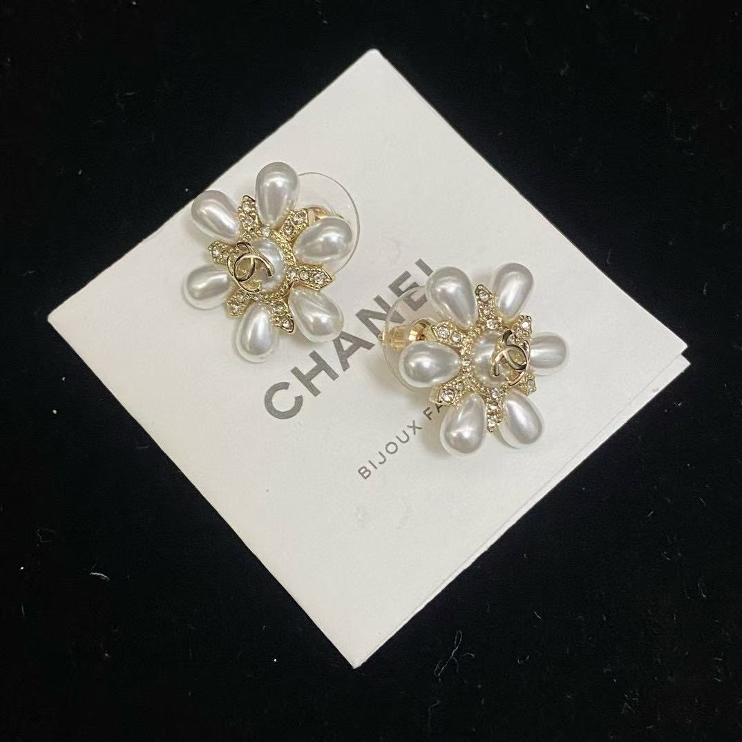 CHANE1 パールスノーフレークスタッドピアス【 50％割引+送料無料】