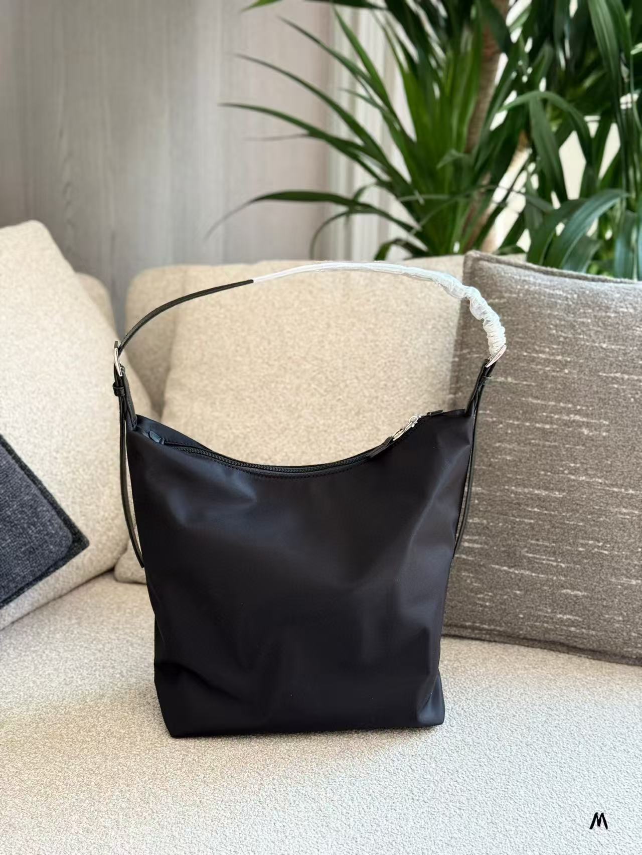 PR4DA キャンバス アンダーアームバッグ【 50％割引+送料無料】