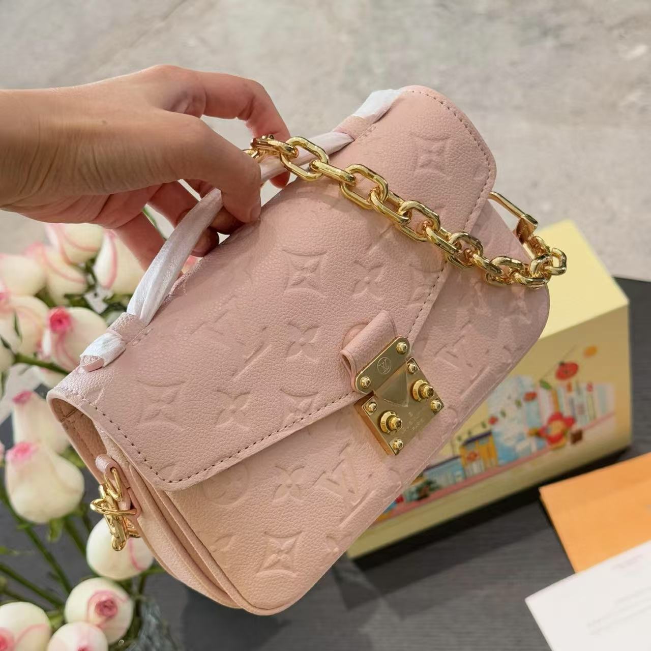 LV チェーンショルダー クロスボディバッグ【 50％割引+送料無料】