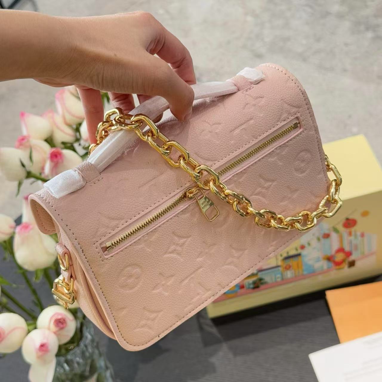 LV チェーンショルダー クロスボディバッグ【 50％割引+送料無料】