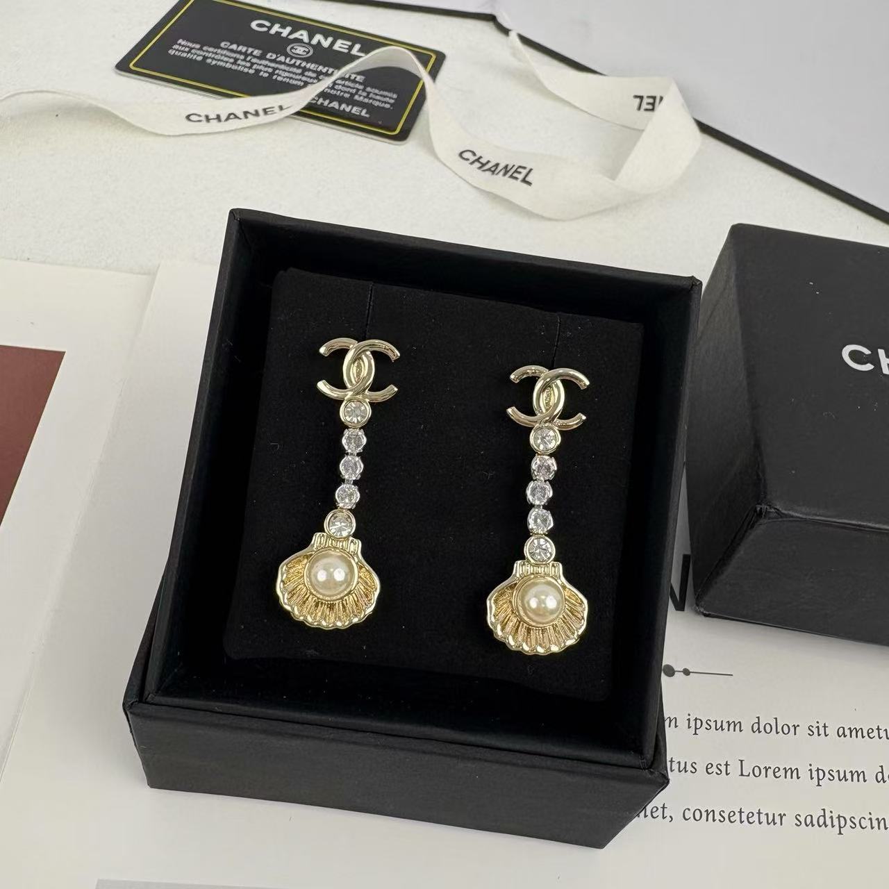 CHANE1 シェルパールダイヤモンドスタッドピアス【 50％割引+送料無料】