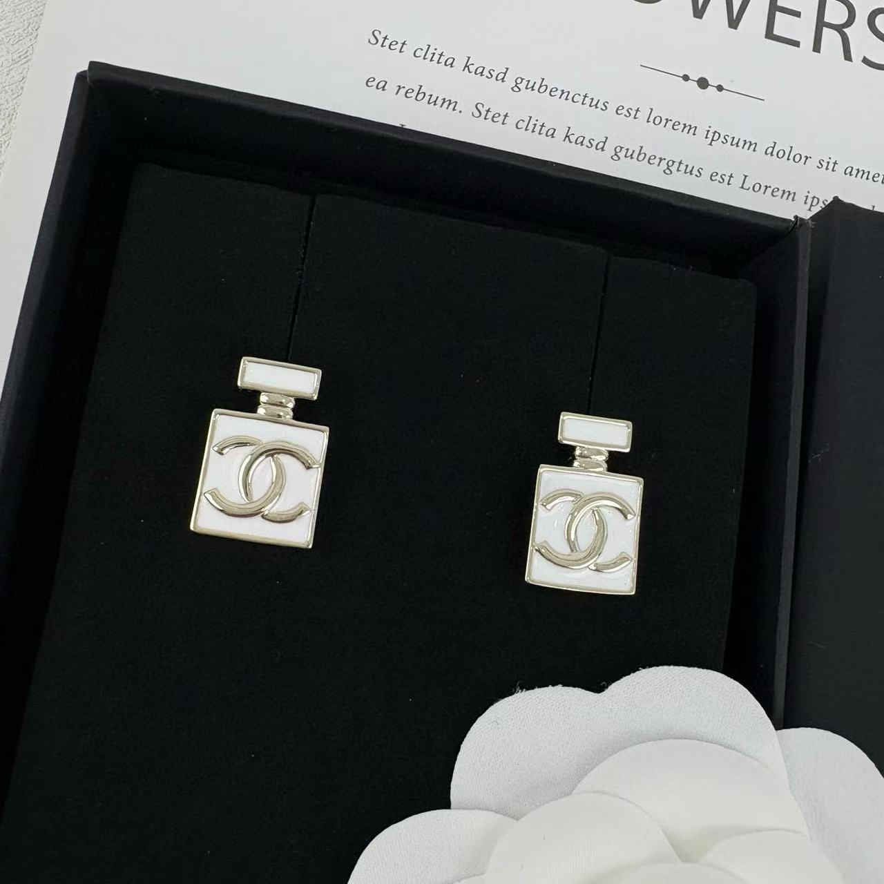 CHANE1 香水瓶 ダブルC イヤリング【 50％割引+送料無料】