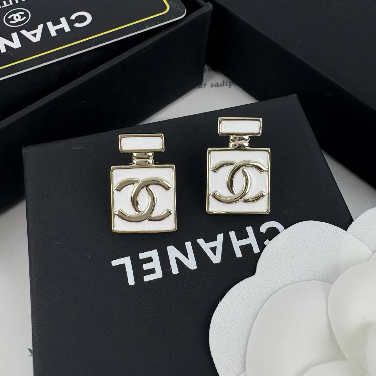 CHANE1 香水瓶 ダブルC イヤリング【 50％割引+送料無料】
