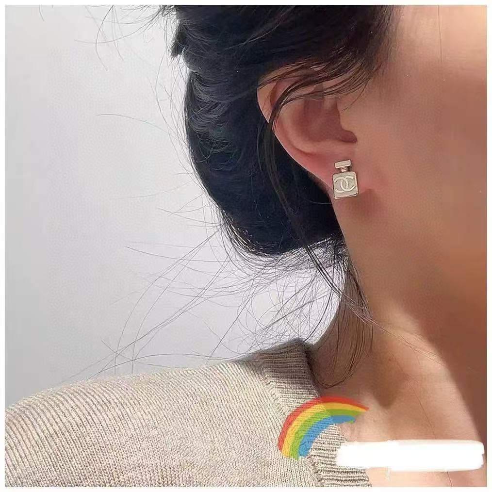 CHANE1 香水瓶 ダブルC イヤリング【 50％割引+送料無料】