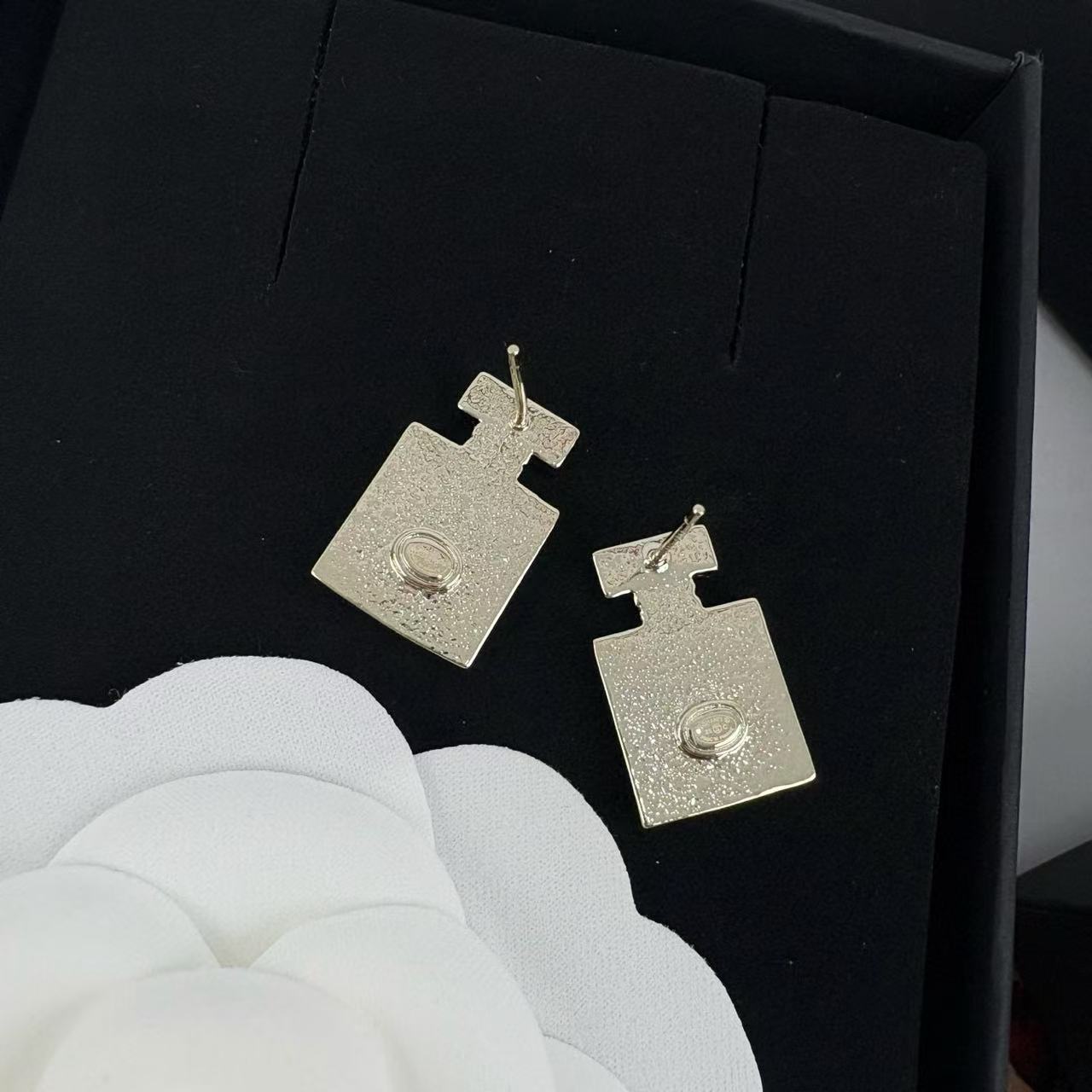 CHANE1 香水瓶 ダブルC イヤリング【 50％割引+送料無料】