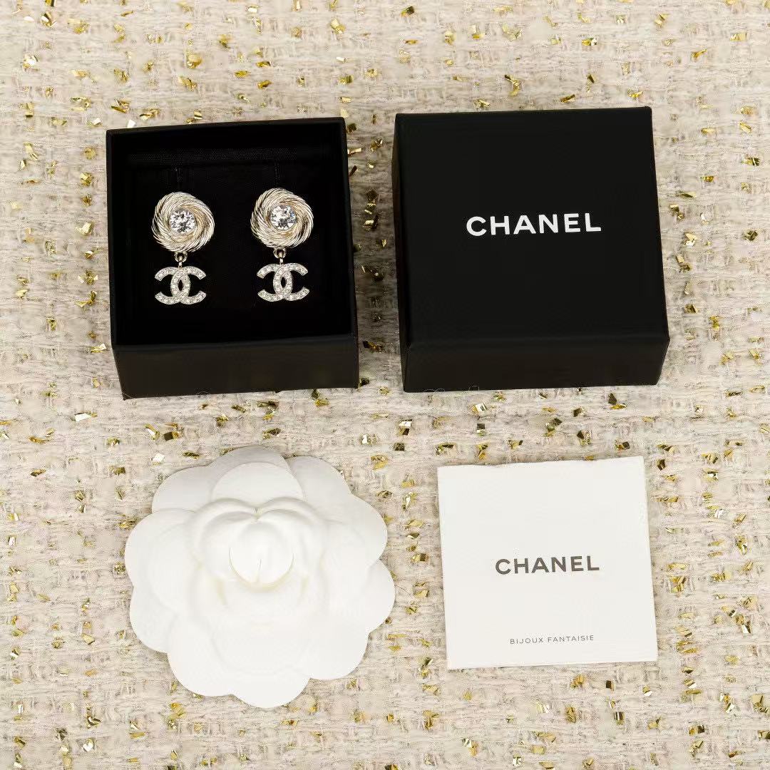 CHANE1 ラウンドブラッシュダイヤモンドスタッドイヤリング【 50％割引+送料無料】