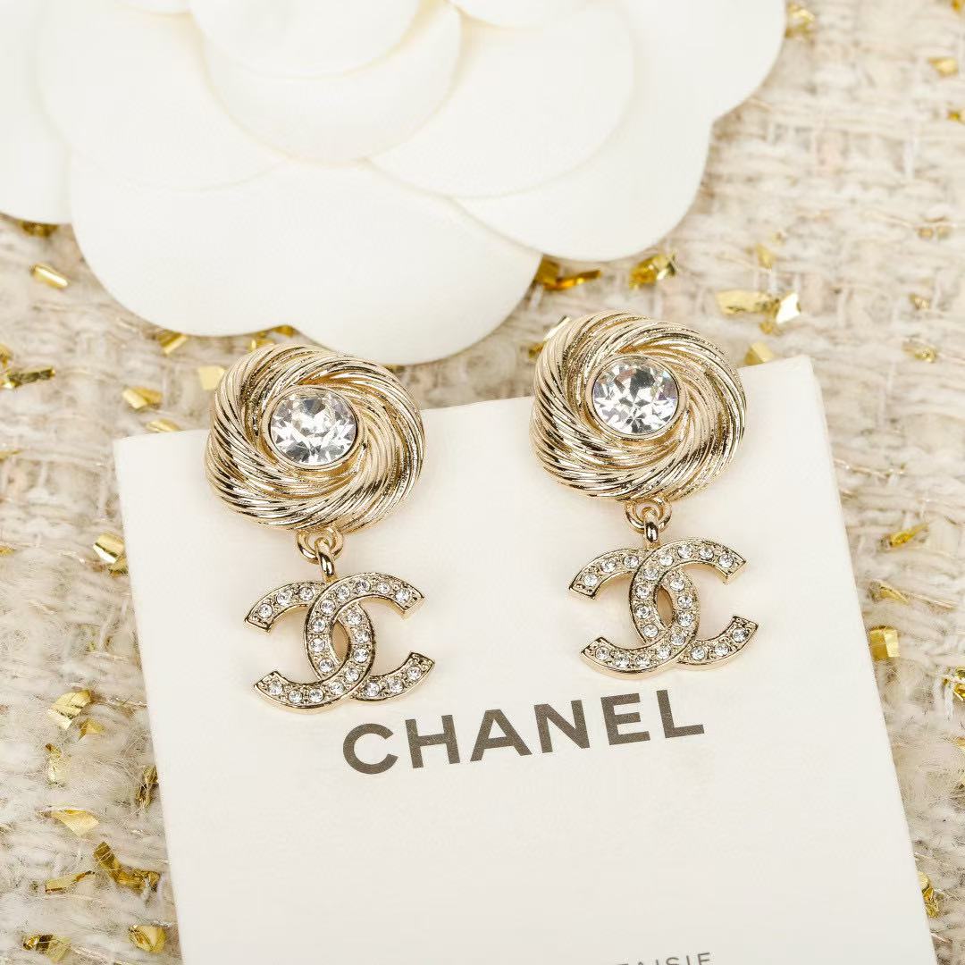 CHANE1 ラウンドブラッシュダイヤモンドスタッドイヤリング【 50％割引+送料無料】