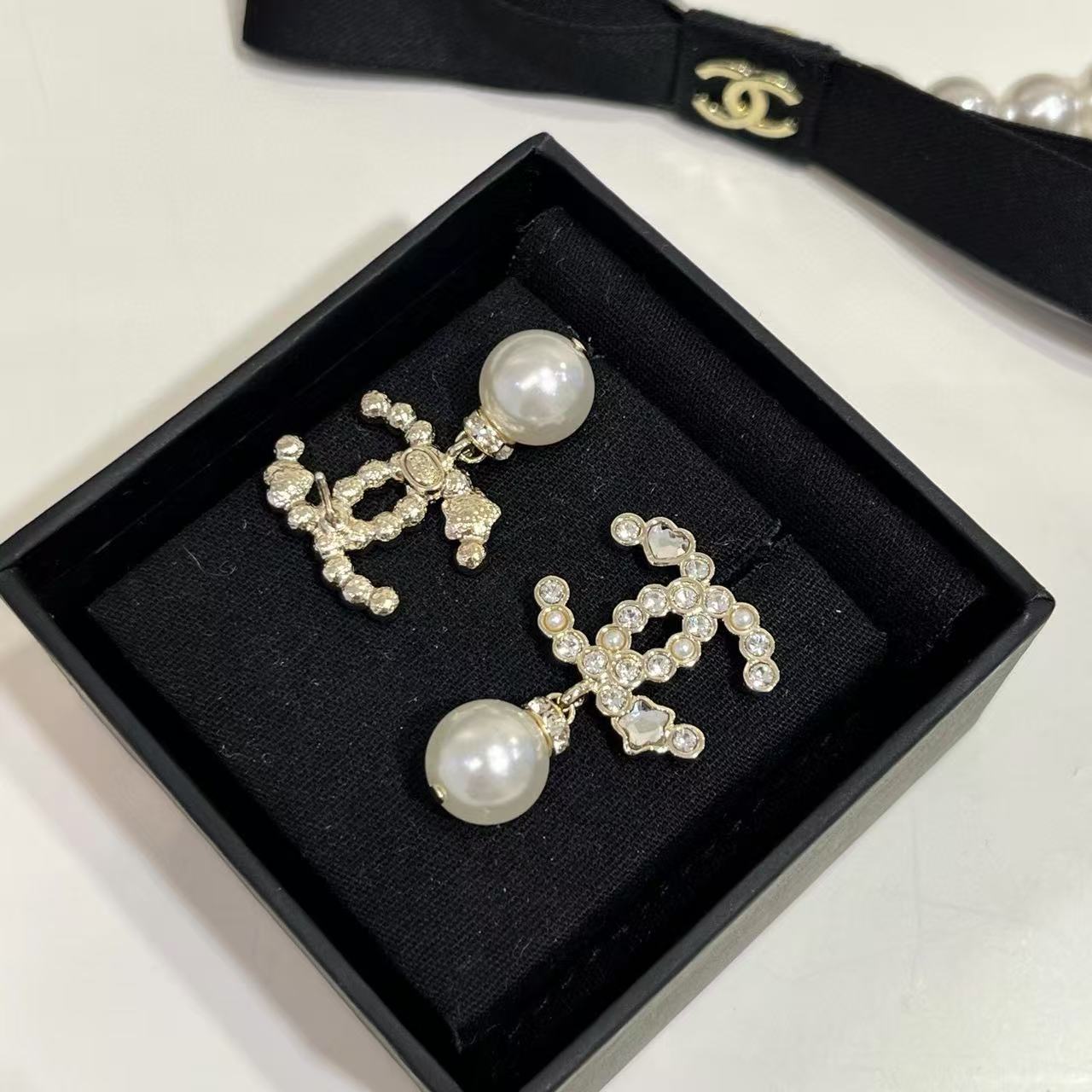 CHANE1 ダブル C パール スタッド ピアス【 50％割引+送料無料】