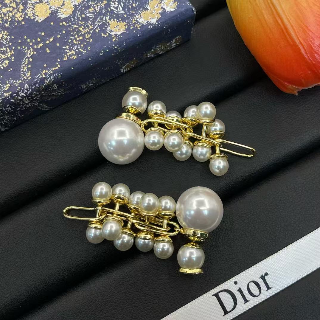 DI0R パールイヤリング【 50％割引+送料無料】