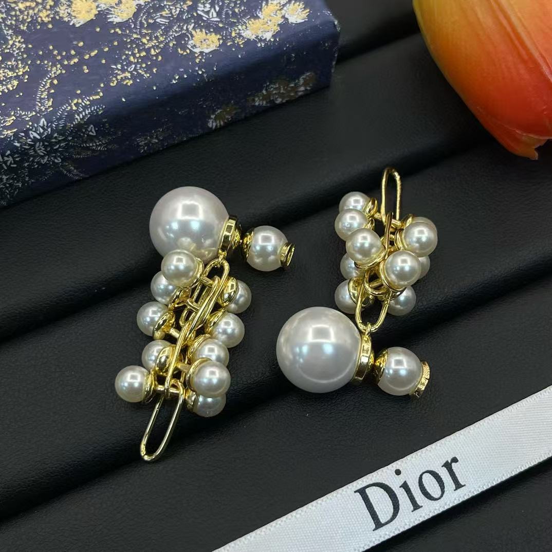 DI0R パールイヤリング【 50％割引+送料無料】