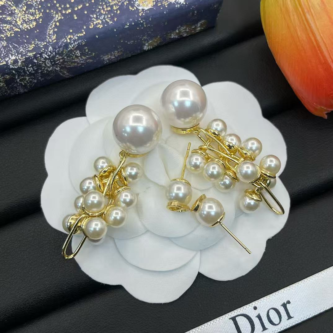 DI0R パールイヤリング【 50％割引+送料無料】