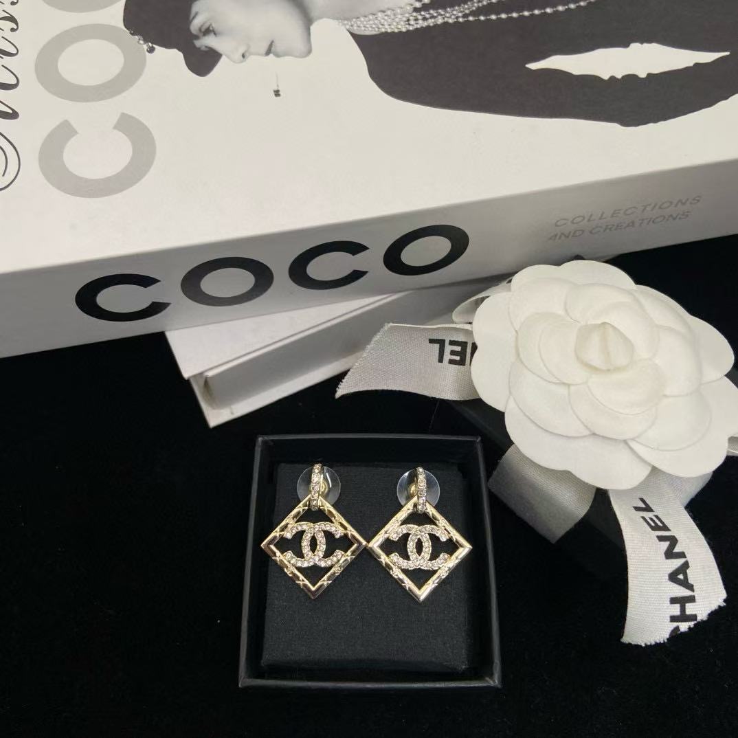 CHANE1 スクエア ダイヤモンド ダブル C スタッド イヤリング【 50％割引+送料無料】