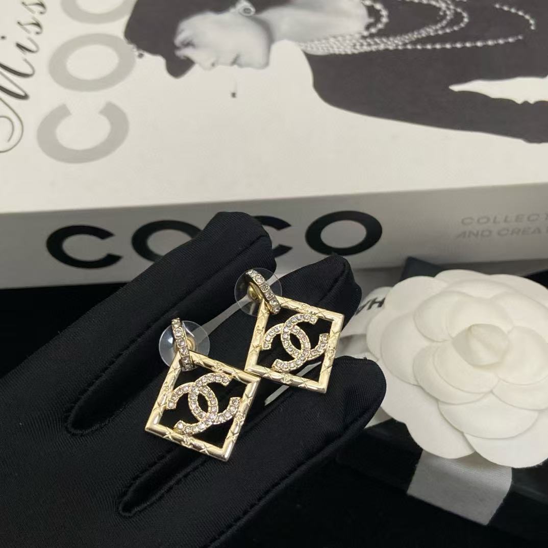 CHANE1 スクエア ダイヤモンド ダブル C スタッド イヤリング【 50％割引+送料無料】