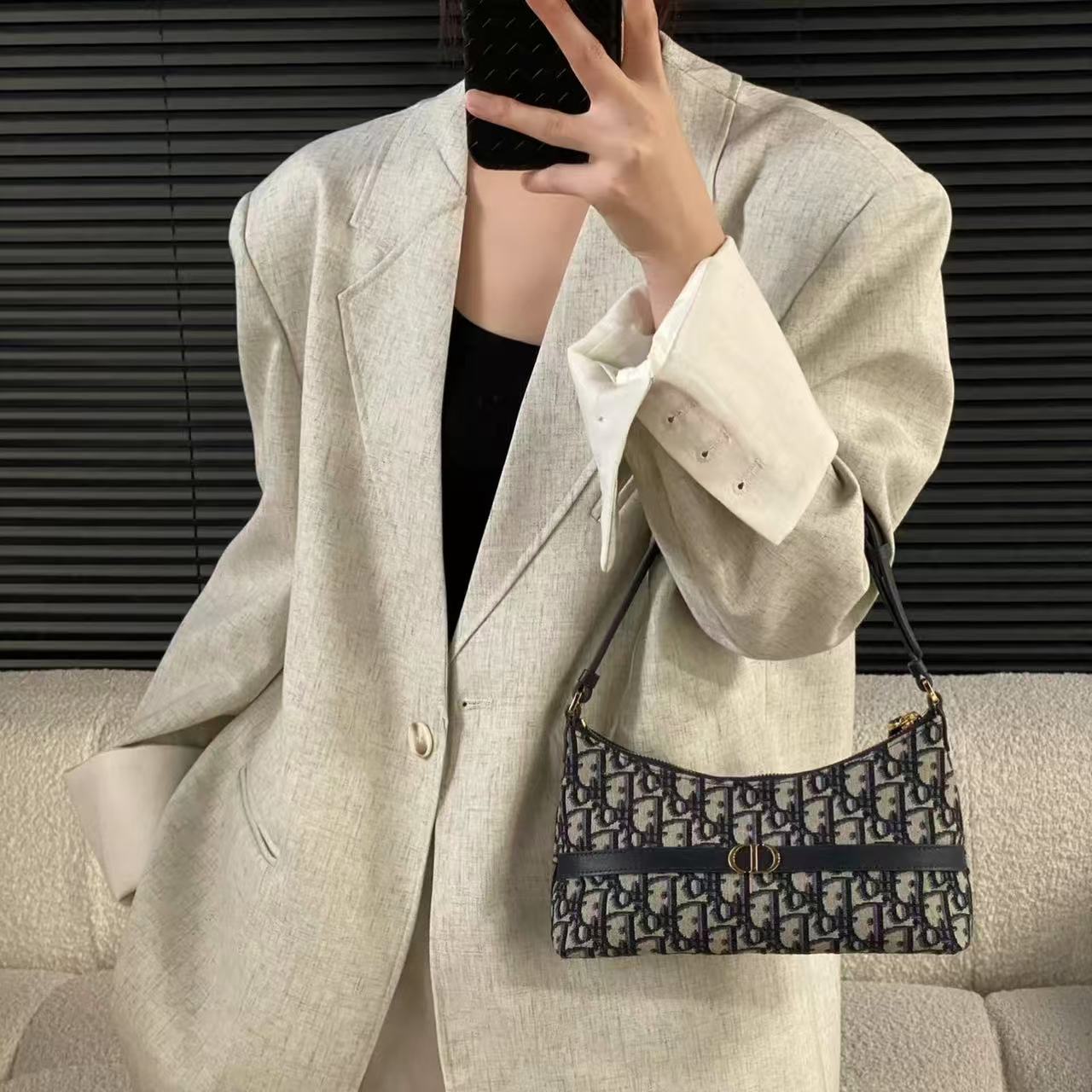 DI0R ジャカード アンダーアームバッグ【 50％割引+送料無料】