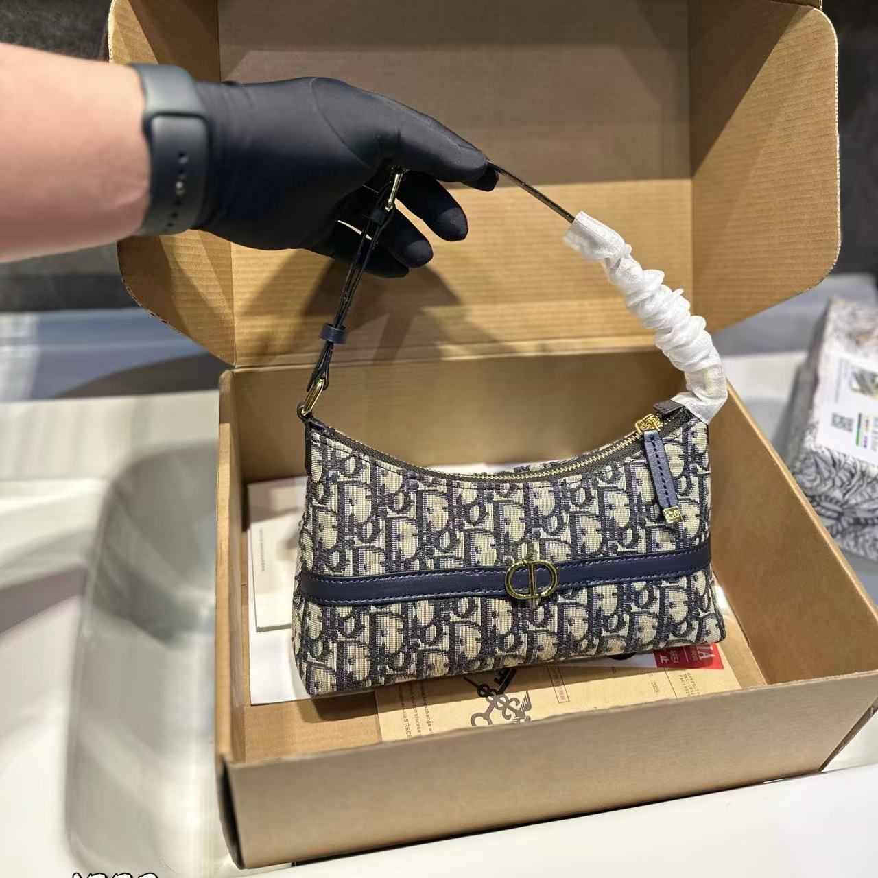 DI0R ジャカード アンダーアームバッグ【 50％割引+送料無料】