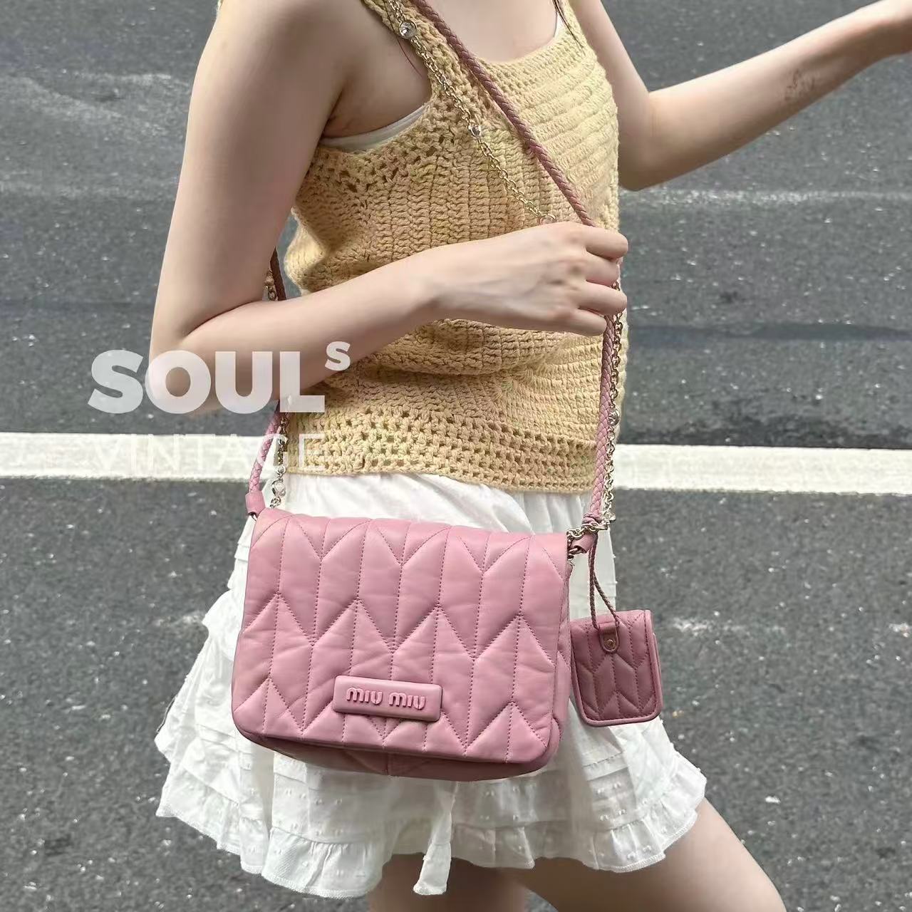 M1UM1U パールチェーン クロスボディバッグ【 50％割引+送料無料】