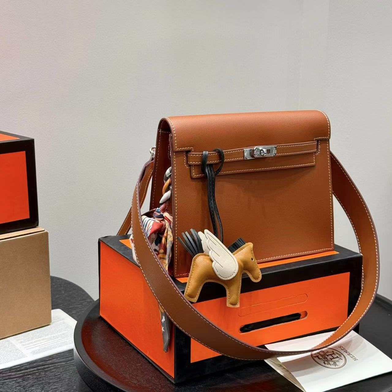 HERME5 kelly danceショルダーバッグ【 50％割引+送料無料】