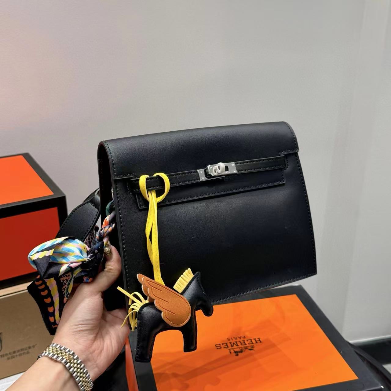 HERME5 kelly danceショルダーバッグ【 50％割引+送料無料】