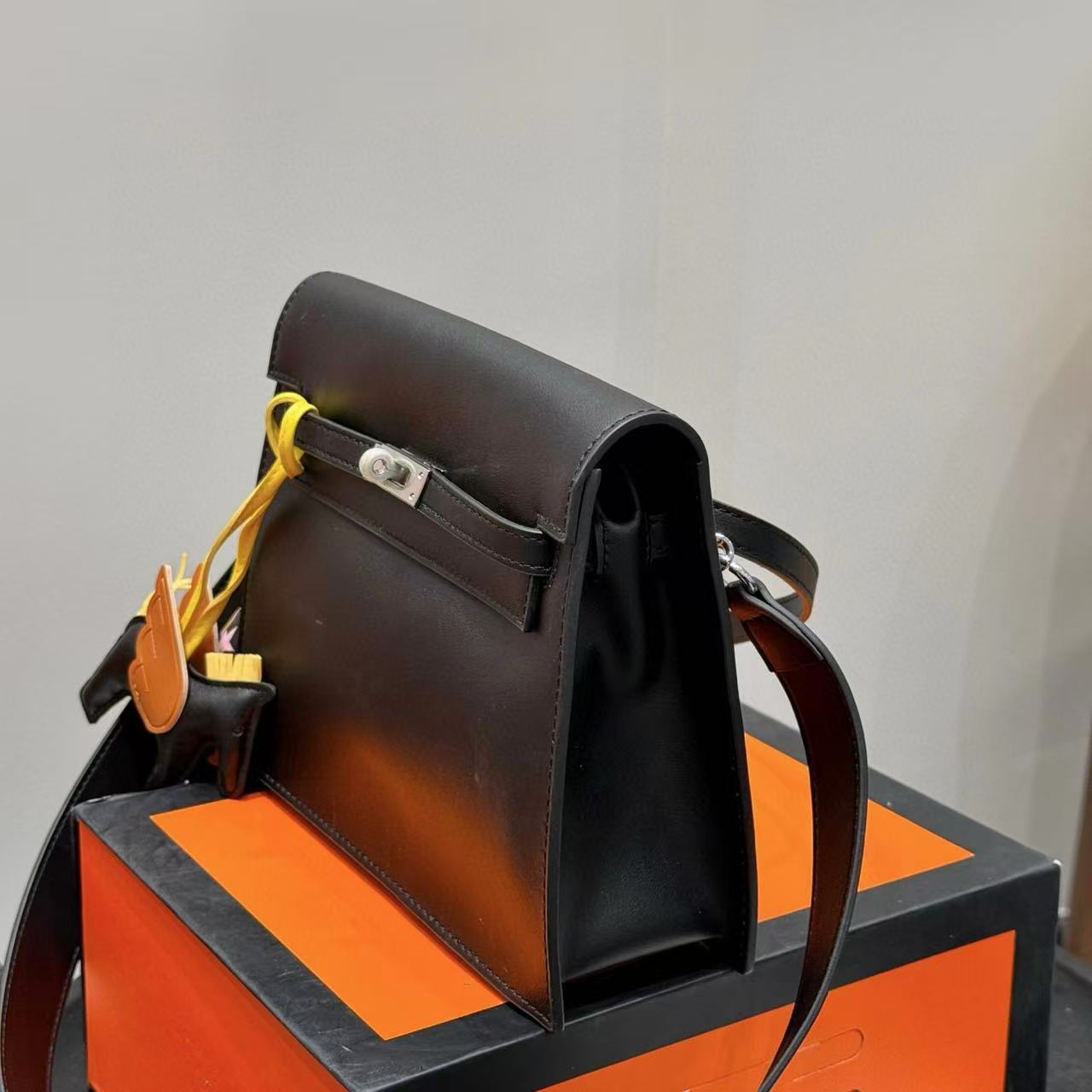 HERME5 kelly danceショルダーバッグ【 50％割引+送料無料】