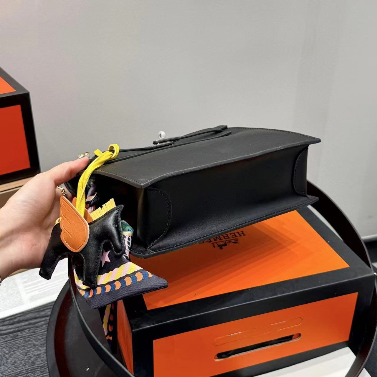 HERME5 kelly danceショルダーバッグ【 50％割引+送料無料】