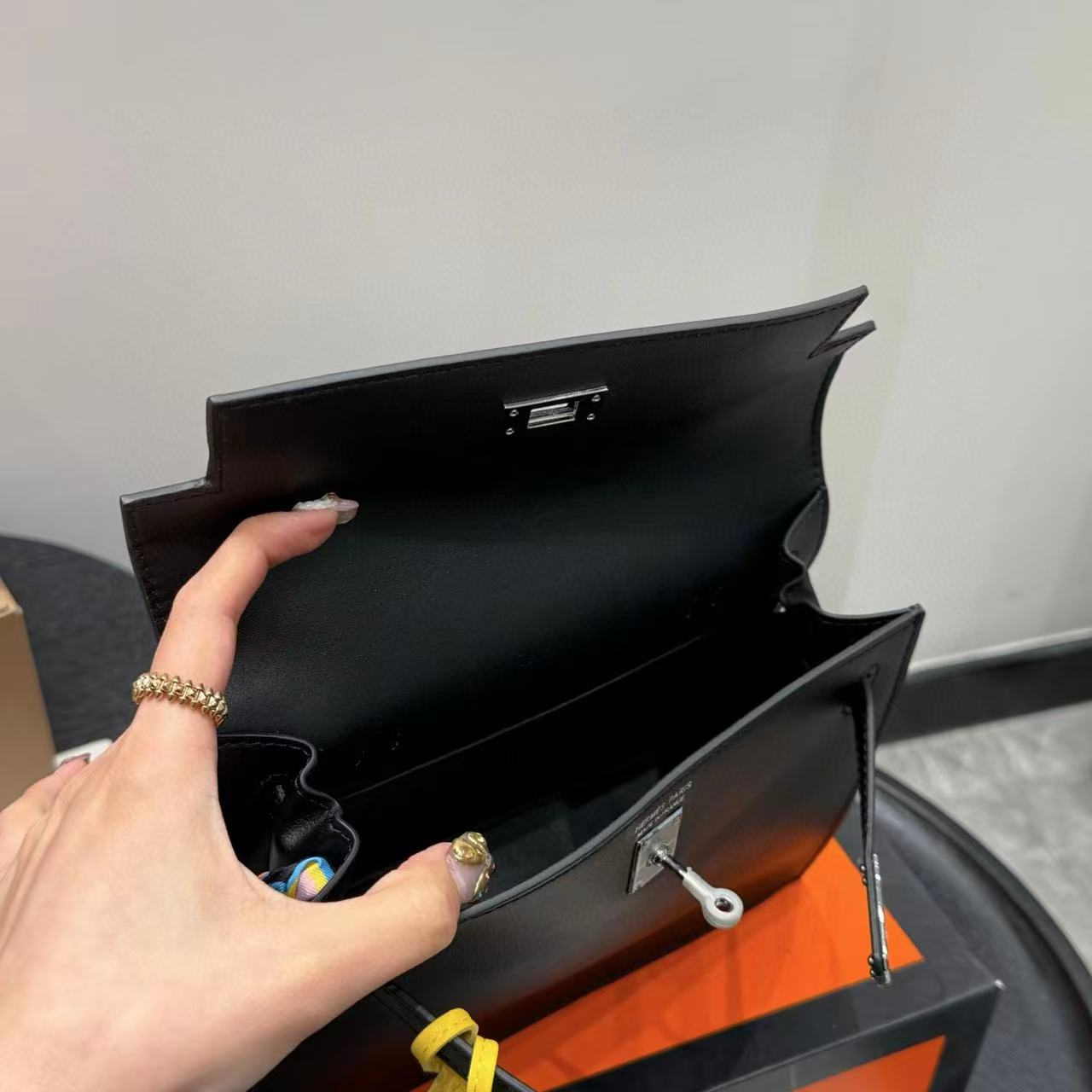 HERME5 kelly danceショルダーバッグ【 50％割引+送料無料】