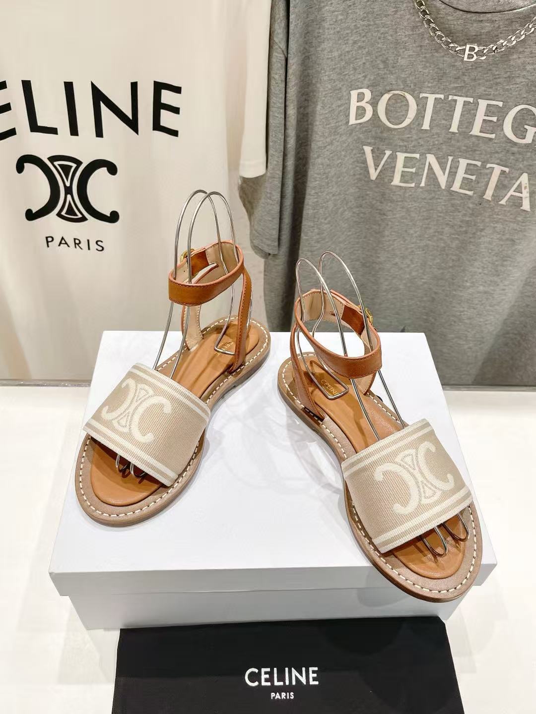 CEL1NEの高品質凱旋門ロゴサンダル【50％割引+送料無料】