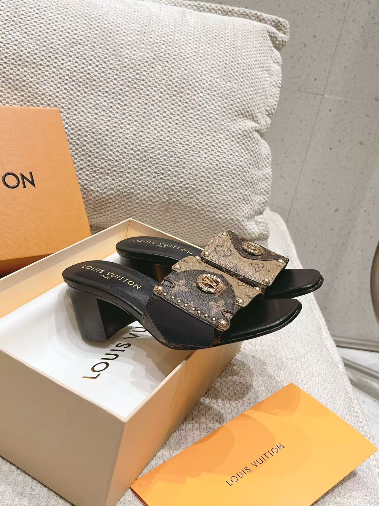 LVの高品質レザーハイヒール【50％割引+送料無料】