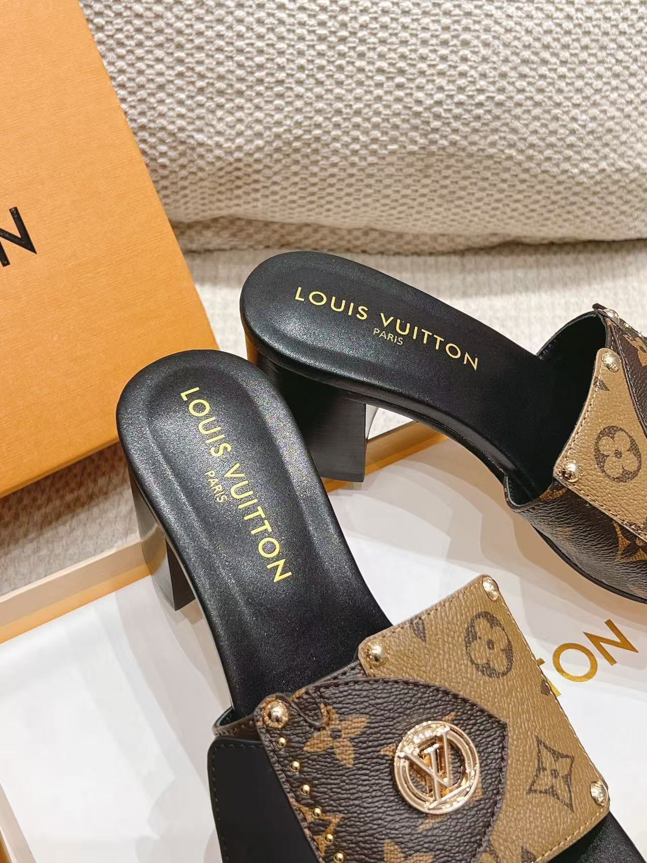 LVの高品質レザーハイヒール【50％割引+送料無料】