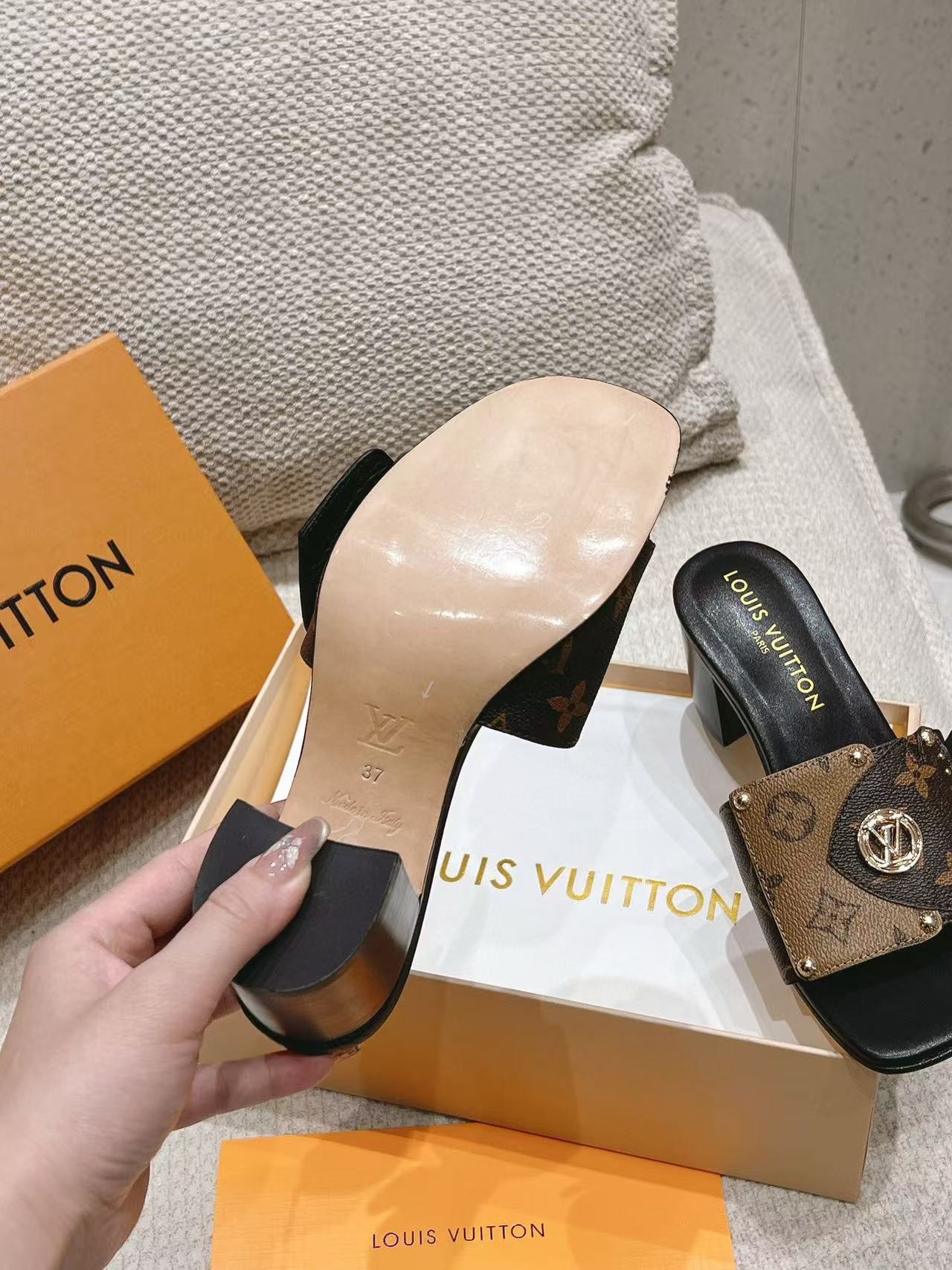 LVの高品質レザーハイヒール【50％割引+送料無料】