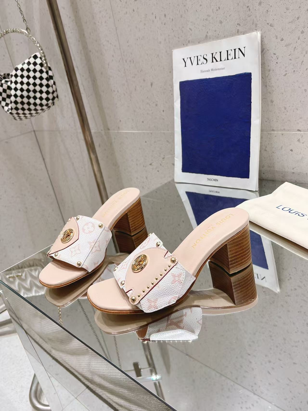 LVの高品質レザーハイヒール【50％割引+送料無料】