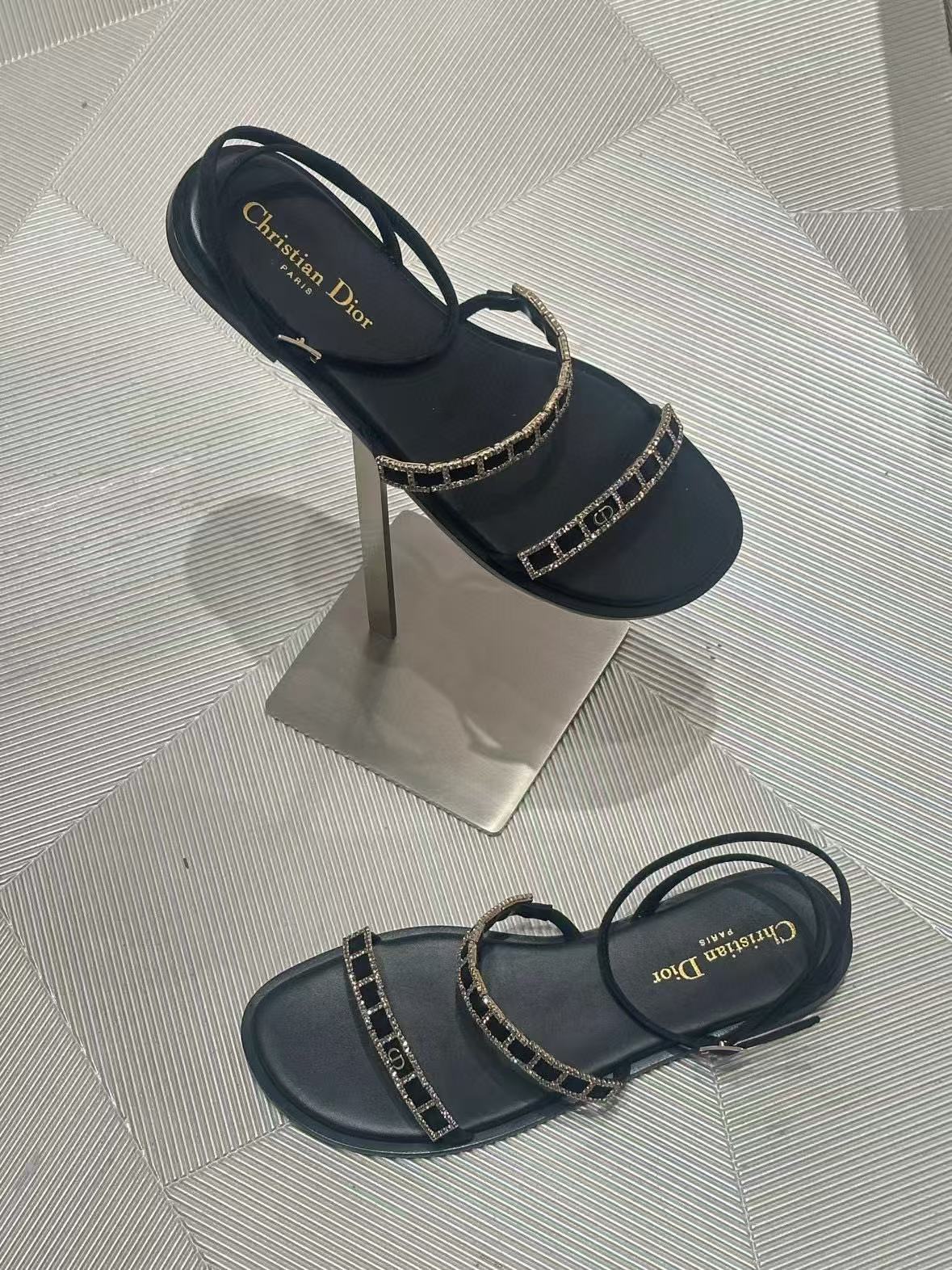 DI0R 高品質クリスタルダイヤモンドサンダル【50％割引+送料無料】