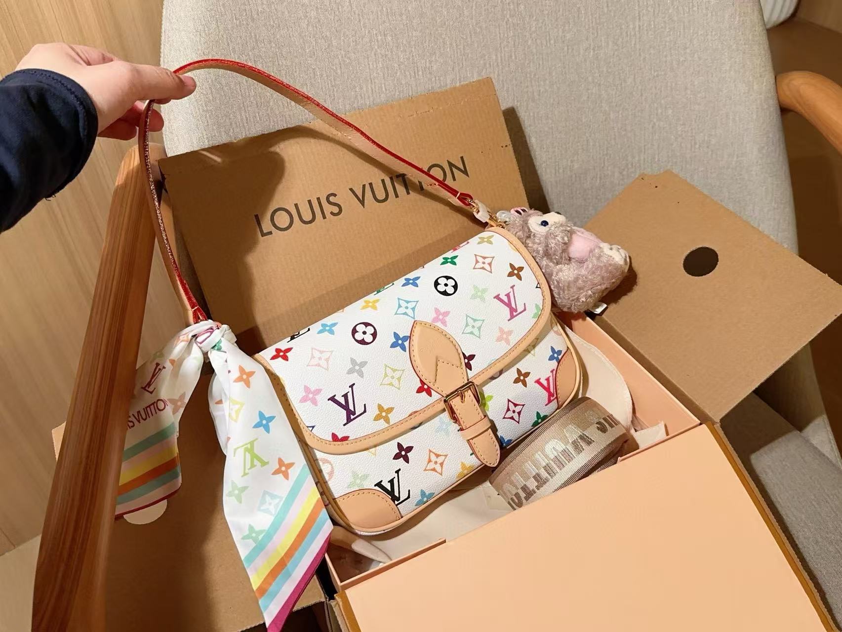 LVシルクスカーフプリントのアンダーアームバッグ【 50％割引+送料無料】