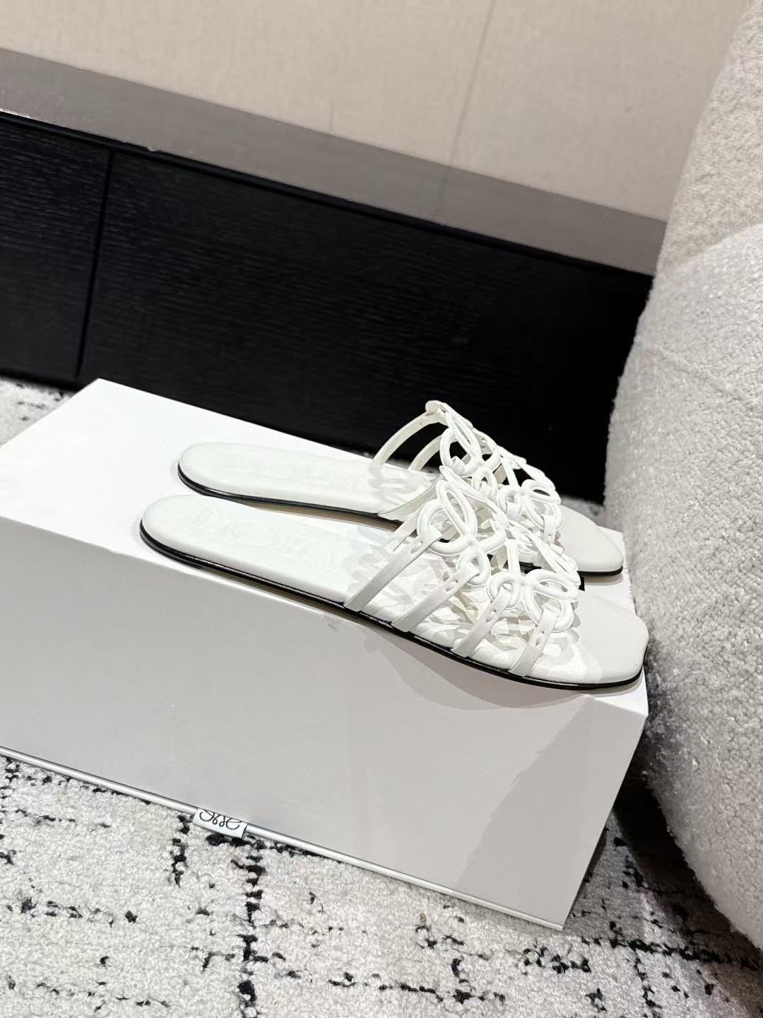 L0WEW 中空スリッパ【50％割引+送料無料】