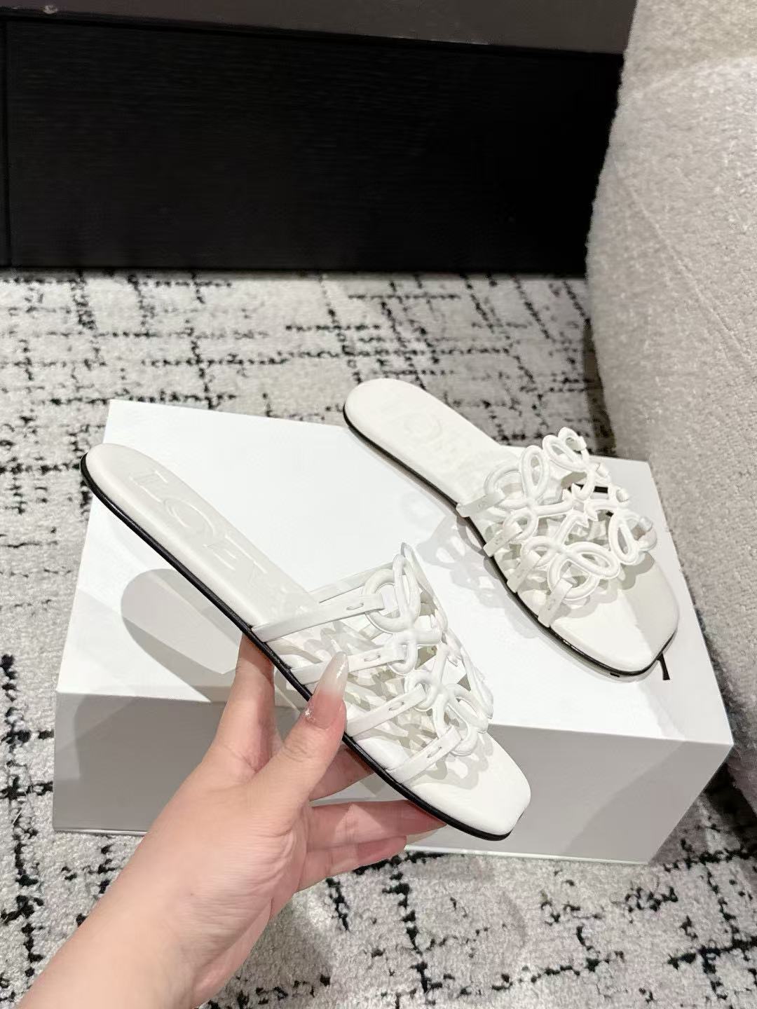 L0WEW 中空スリッパ【50％割引+送料無料】