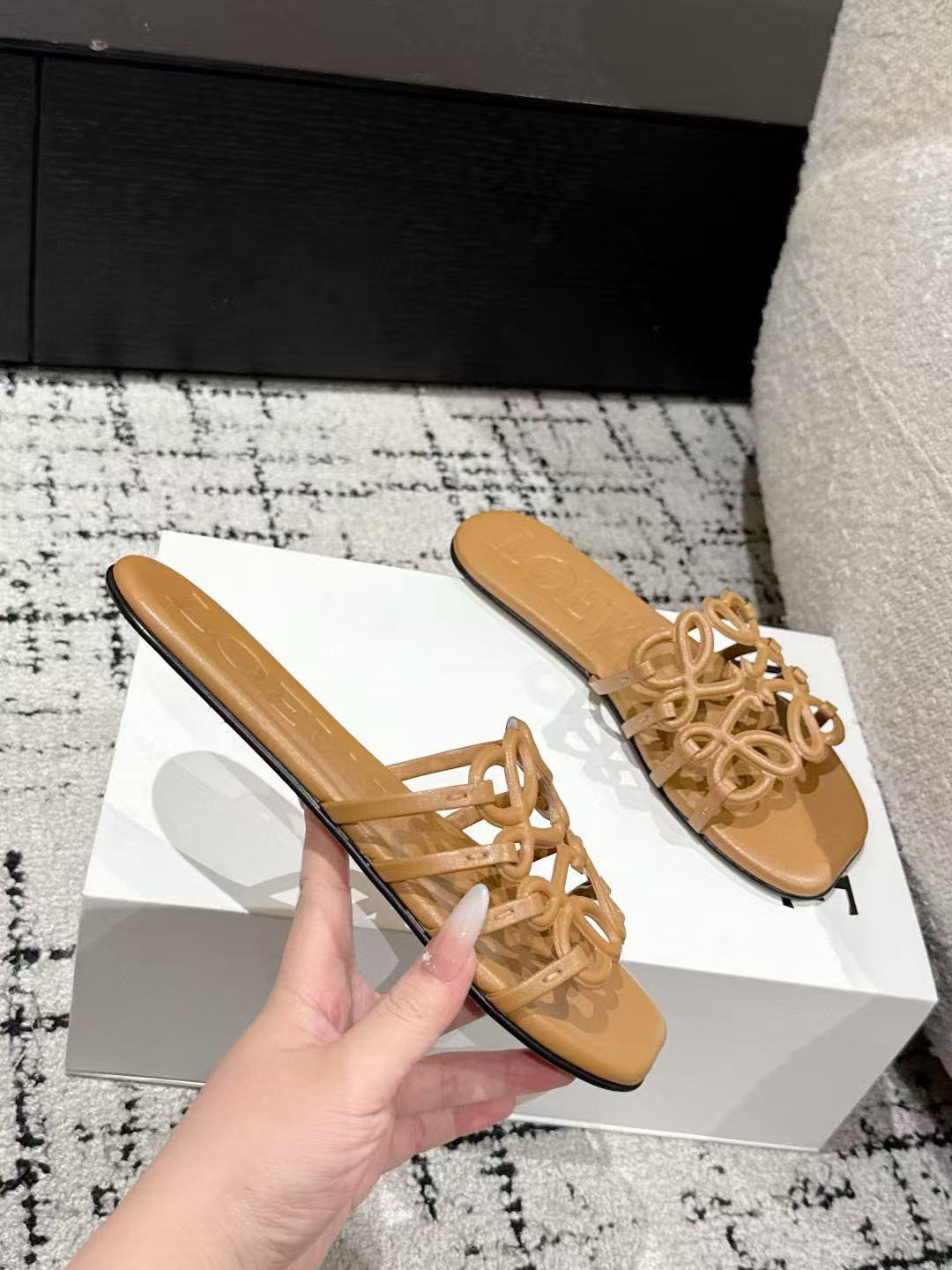 L0WEW 中空スリッパ【50％割引+送料無料】