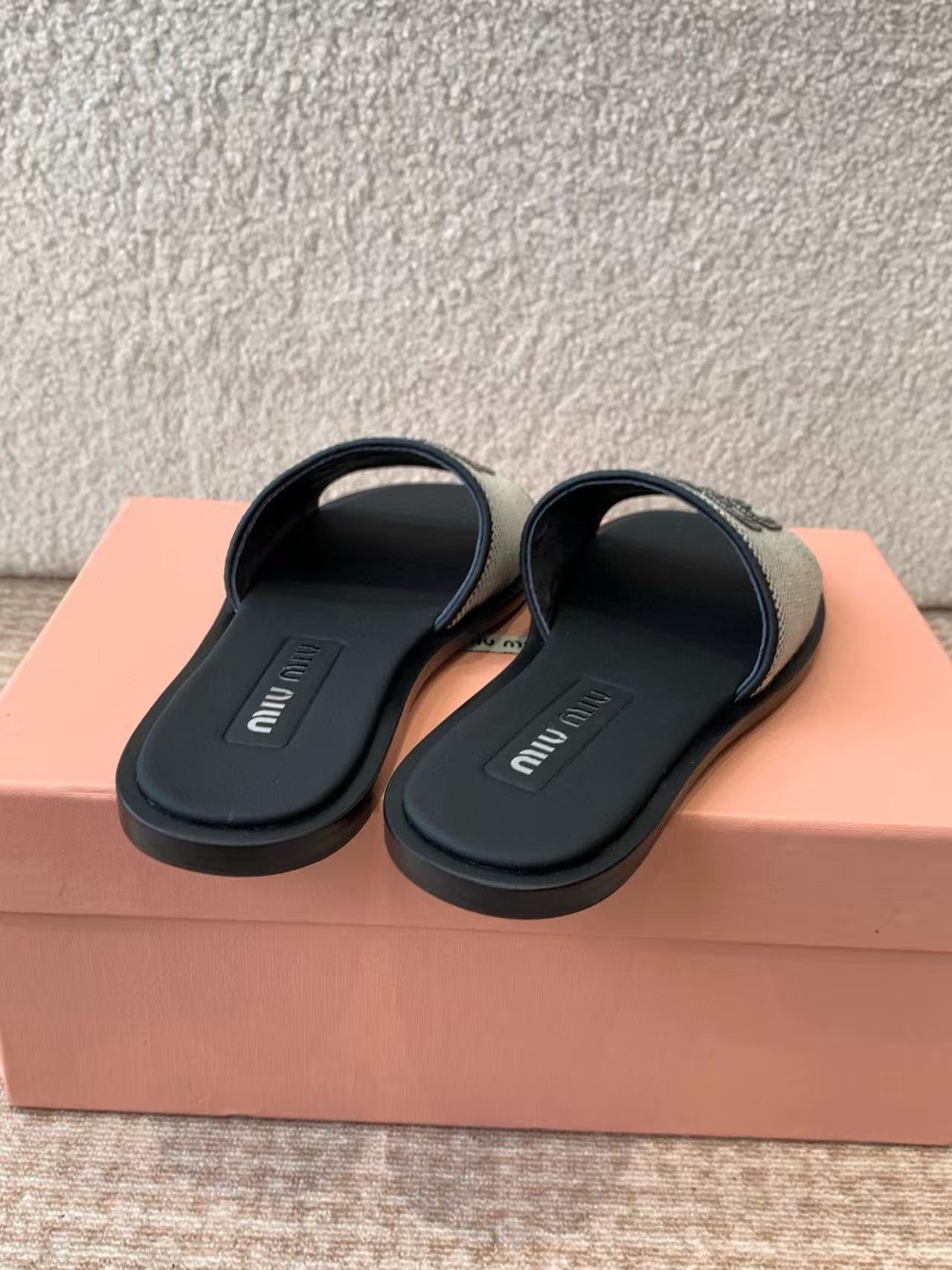 M1UM1U織りスリッパ【50％割引+送料無料】