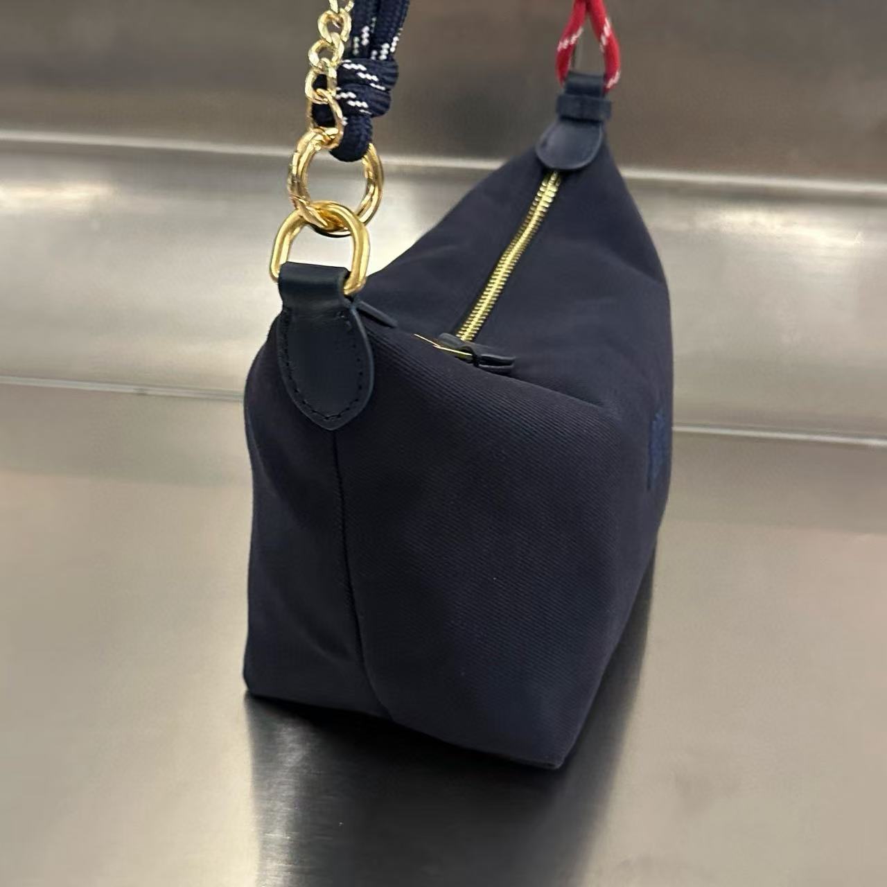 M1UM1U シンプル アンダーアームバッグ【 50％割引+送料無料】