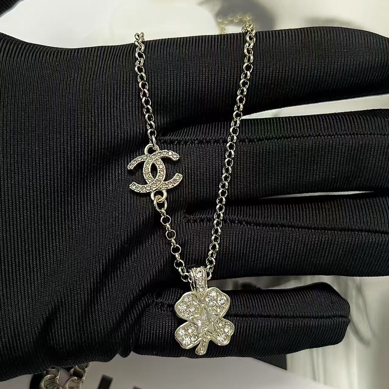 CHANE1 四つ葉のクローバー ダブルC ダイヤモンドネックレス【 50％割引+送料無料】