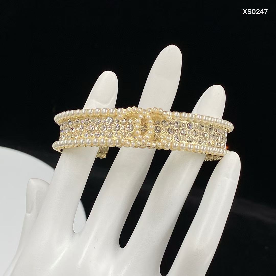 CHANE1 ダブルC パールブレスレット【 50％割引+送料無料】