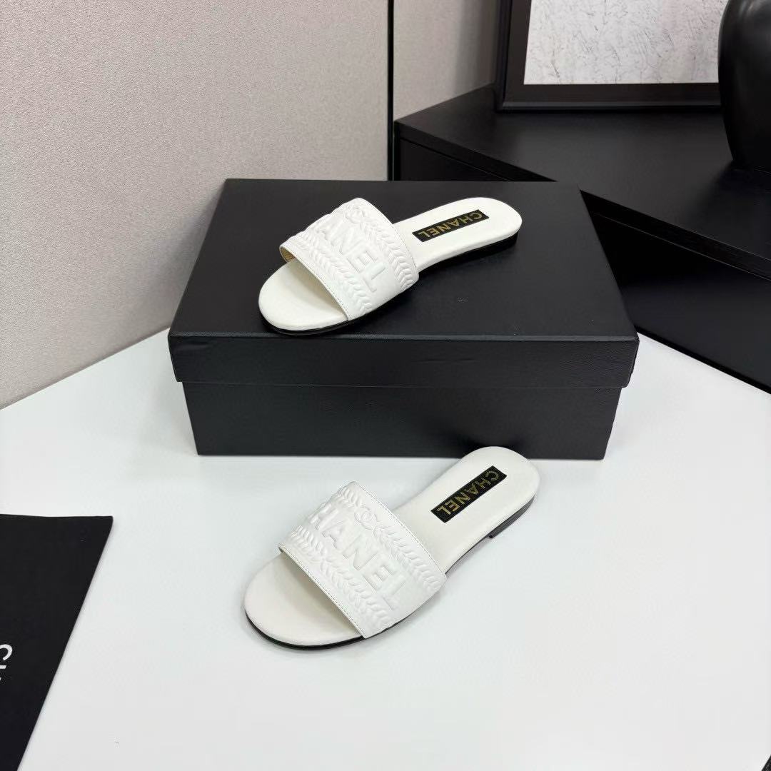 CHANE1 高品質シープスキンレタースリッパ【50％割引+送料無料】