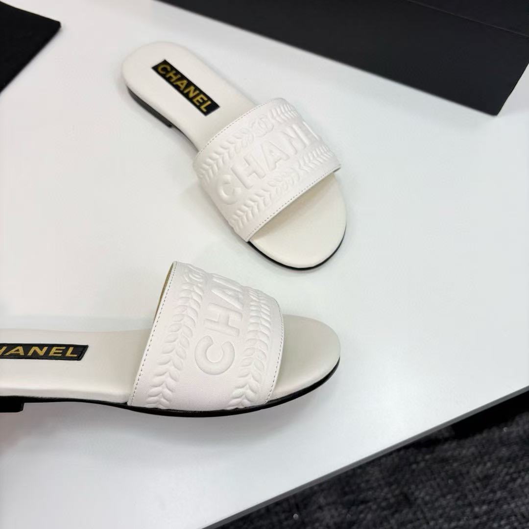 CHANE1 高品質シープスキンレタースリッパ【50％割引+送料無料】