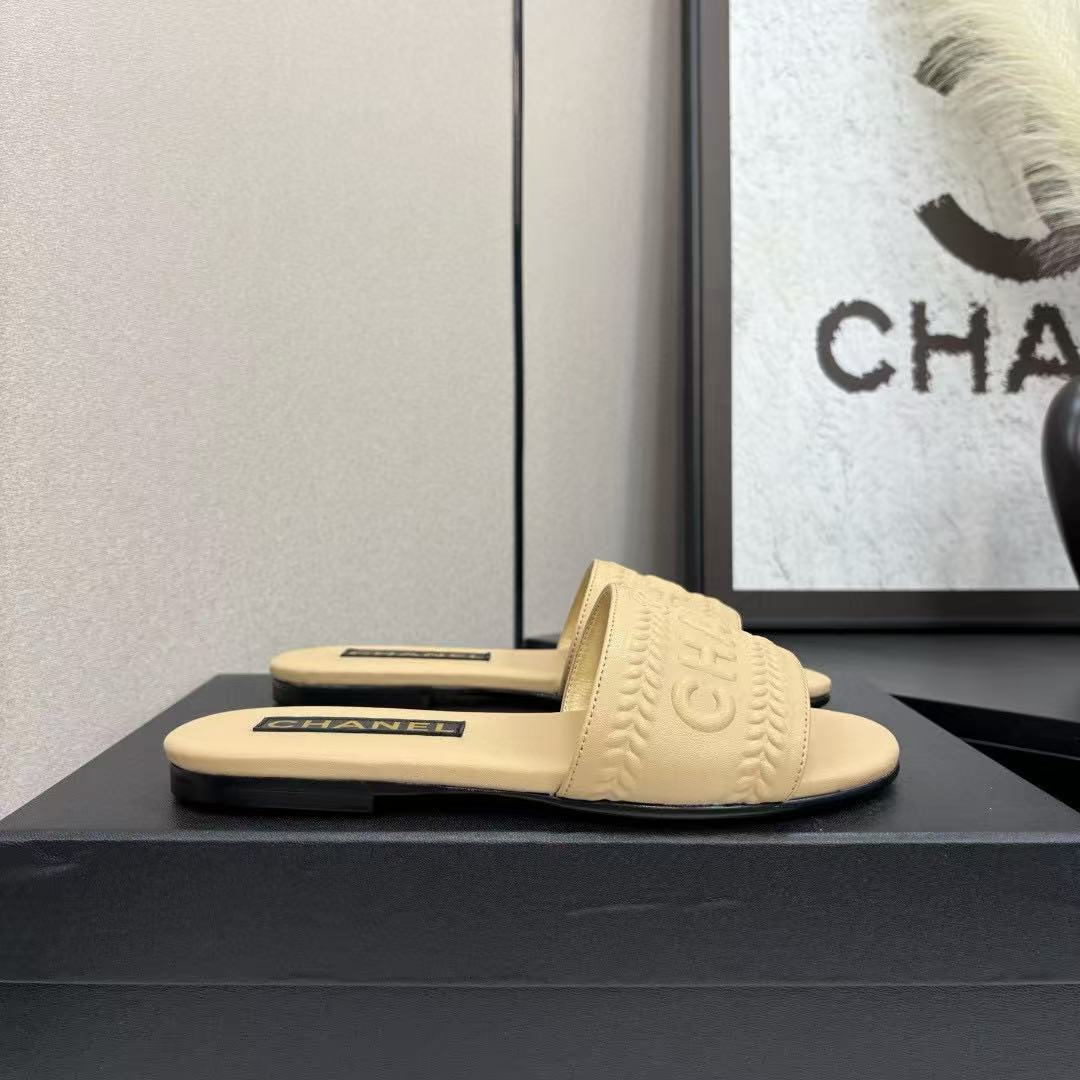 CHANE1 高品質シープスキンレタースリッパ【50％割引+送料無料】