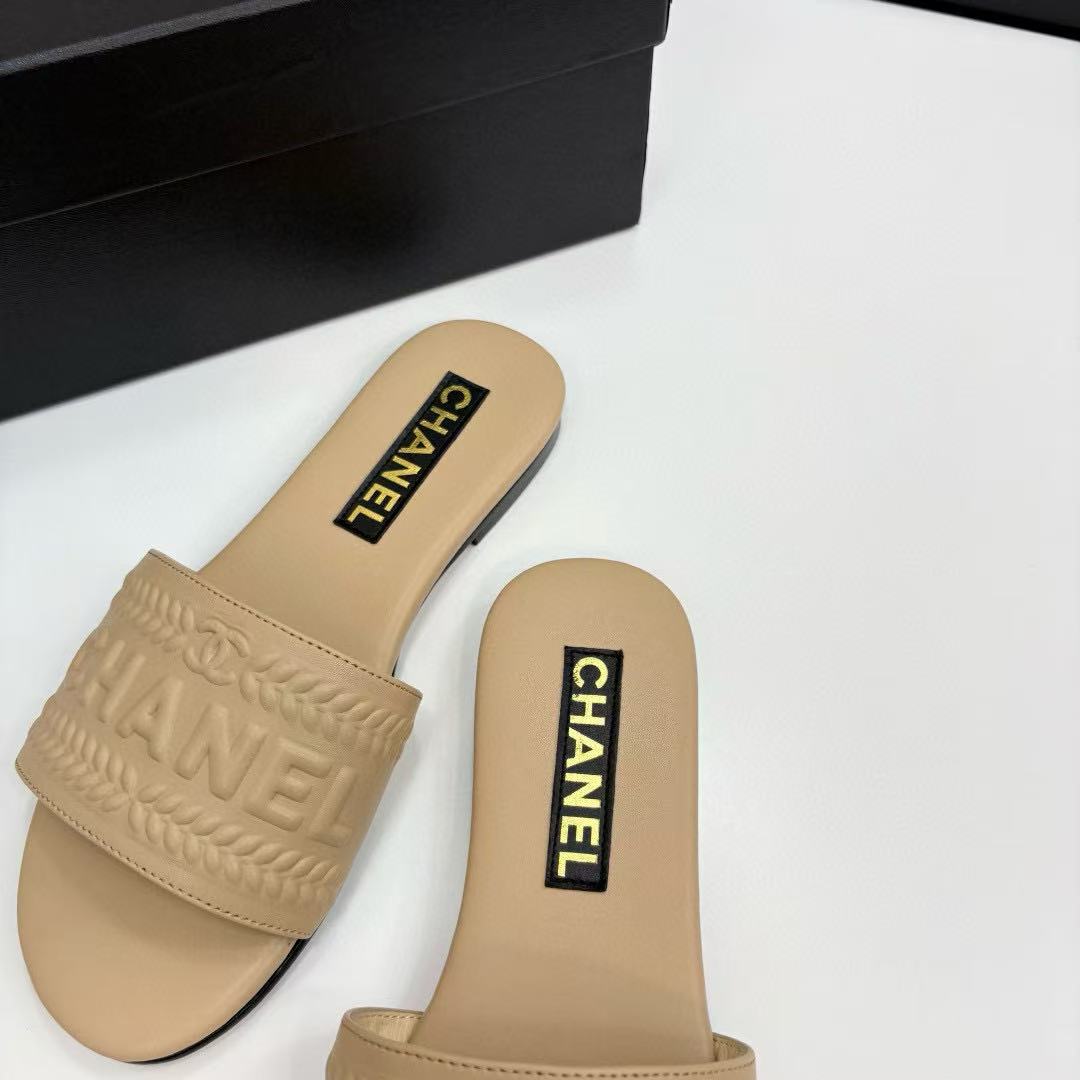 CHANE1 高品質シープスキンレタースリッパ【50％割引+送料無料】